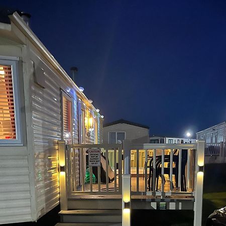 Calypso Hot Tub Breaks Tattershall Lakes Pet Friendly Esterno foto
