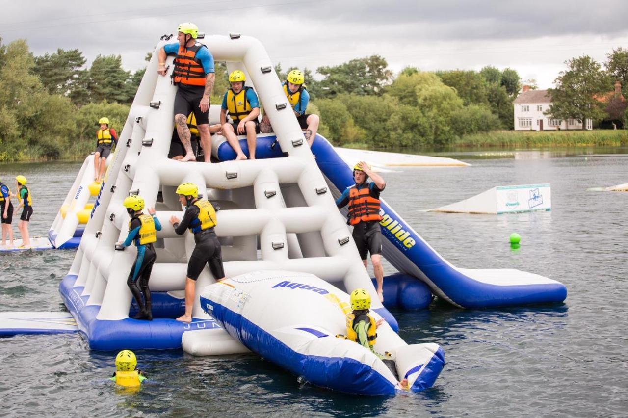 Calypso Hot Tub Breaks Tattershall Lakes Pet Friendly Esterno foto
