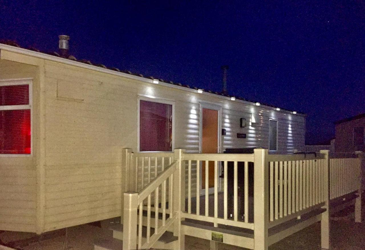 Calypso Hot Tub Breaks Tattershall Lakes Pet Friendly Esterno foto