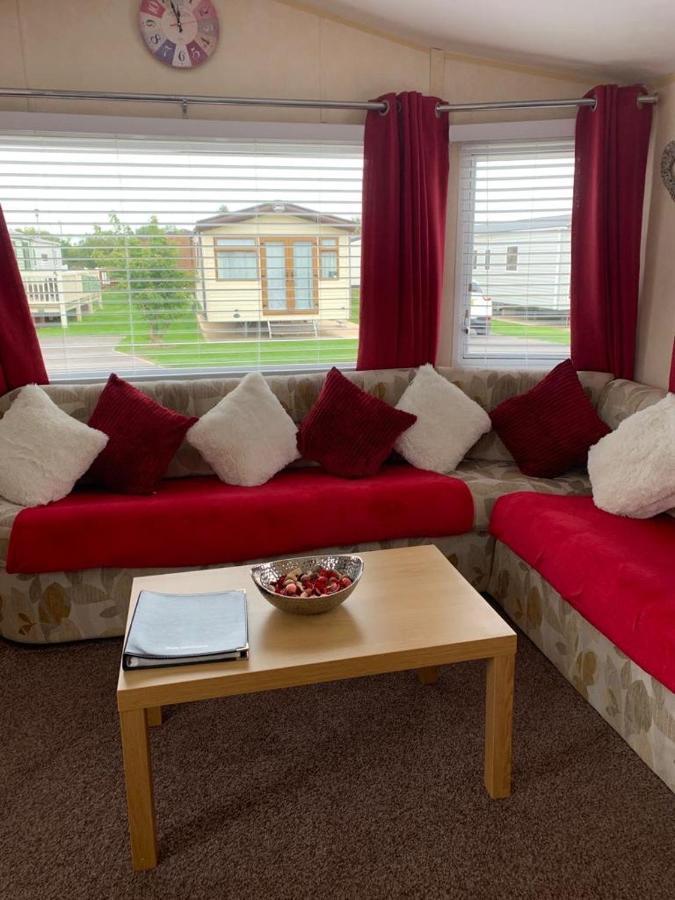 Calypso Hot Tub Breaks Tattershall Lakes Pet Friendly Esterno foto